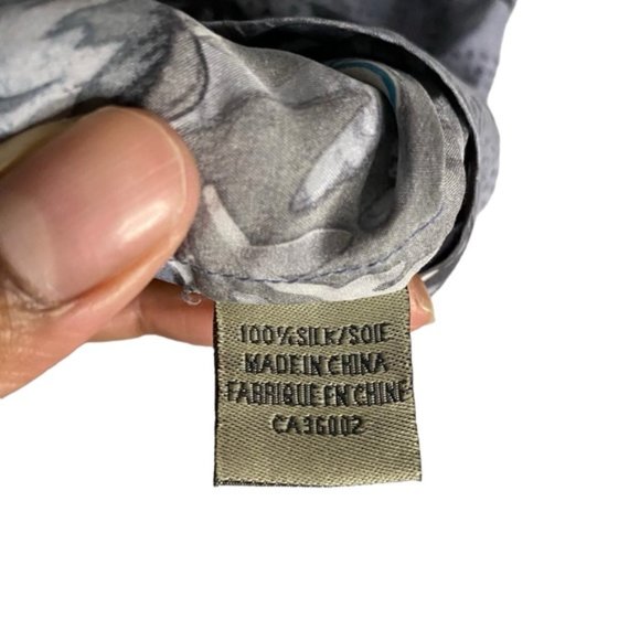 Retreat Men's Blue Floral Button-Down 100% Silk Short Sleeve Shirt - Picture 5 of 6